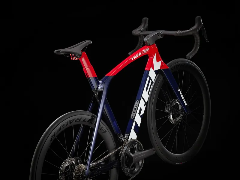 2022 Trek Madone SLR 7 Road Bike Navy Carbon Smoke and Viper Red-2
